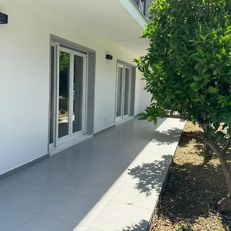 Apartament With Parking Space - 23948 Trogir