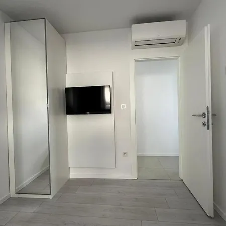 Apartament With Parking Space - 23948 *
